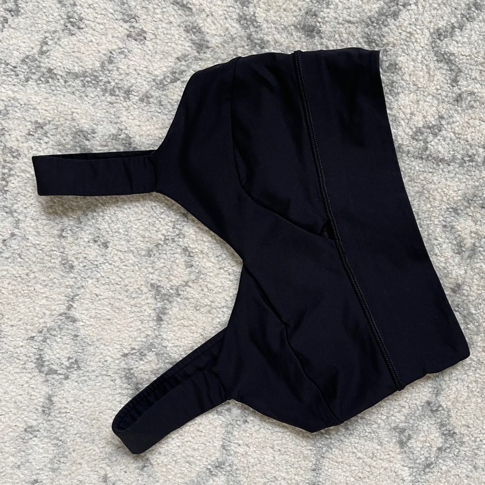 Lululemon Sports Bra Black - Picture 1 of 4
